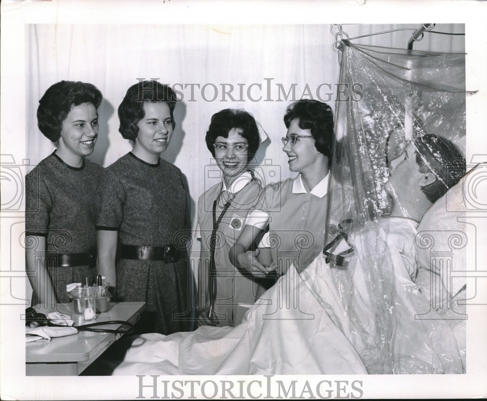 1962 Press Photo Nurse training at Fairview Hospital