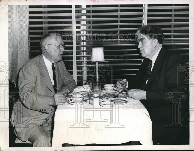 Load image into Gallery viewer, 1946 Press Photo William Green and John L. Lewis - labor leaders have breakfast
