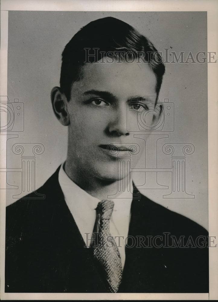 Load image into Gallery viewer, 1936 Press Photo Burton Marvin Scholarship Star Reporter
