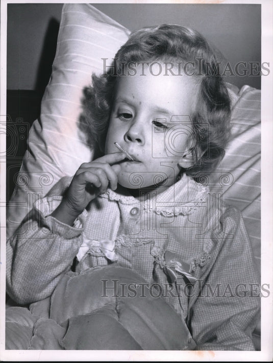 1960 Press Photo Patsy Randle taking temperature Sick Child Medicine