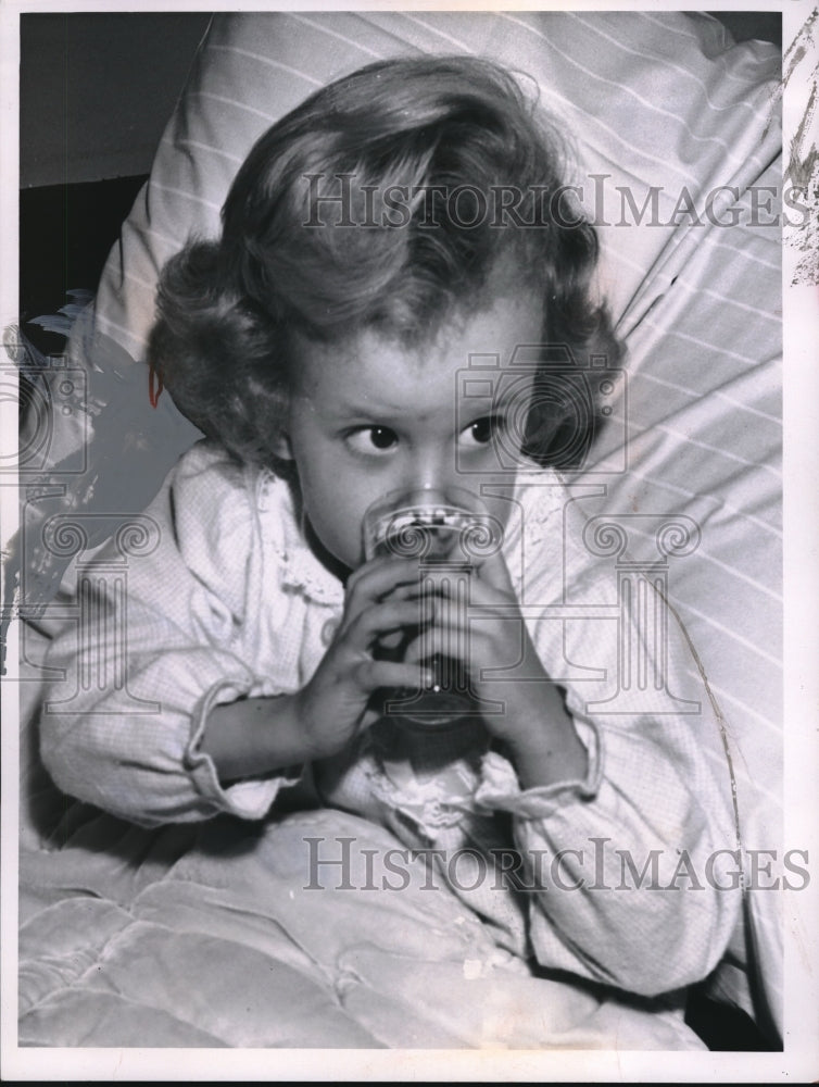 1960 Press Photo Patty Randle 4 1/2 years old Sick Child