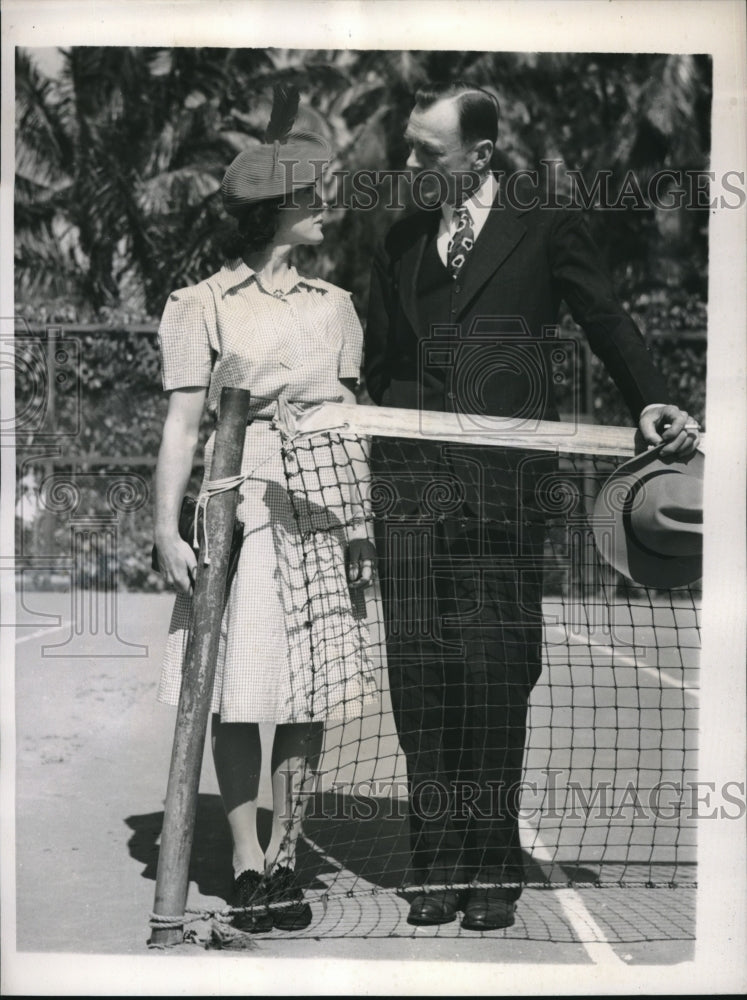 Load image into Gallery viewer, 1940 Press Photo Mrs. Sarah Fabyan one of the World's top ranking women tennis
