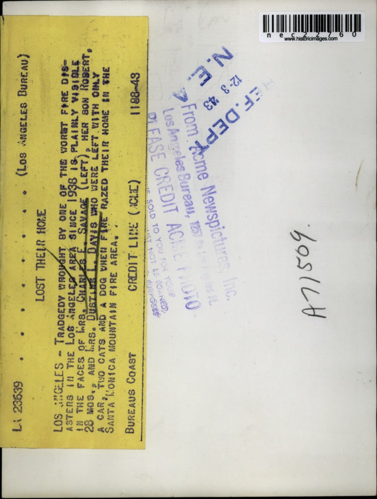 1943 Press Photo Charles Savage and Dustine Davis After Fire Tragedy