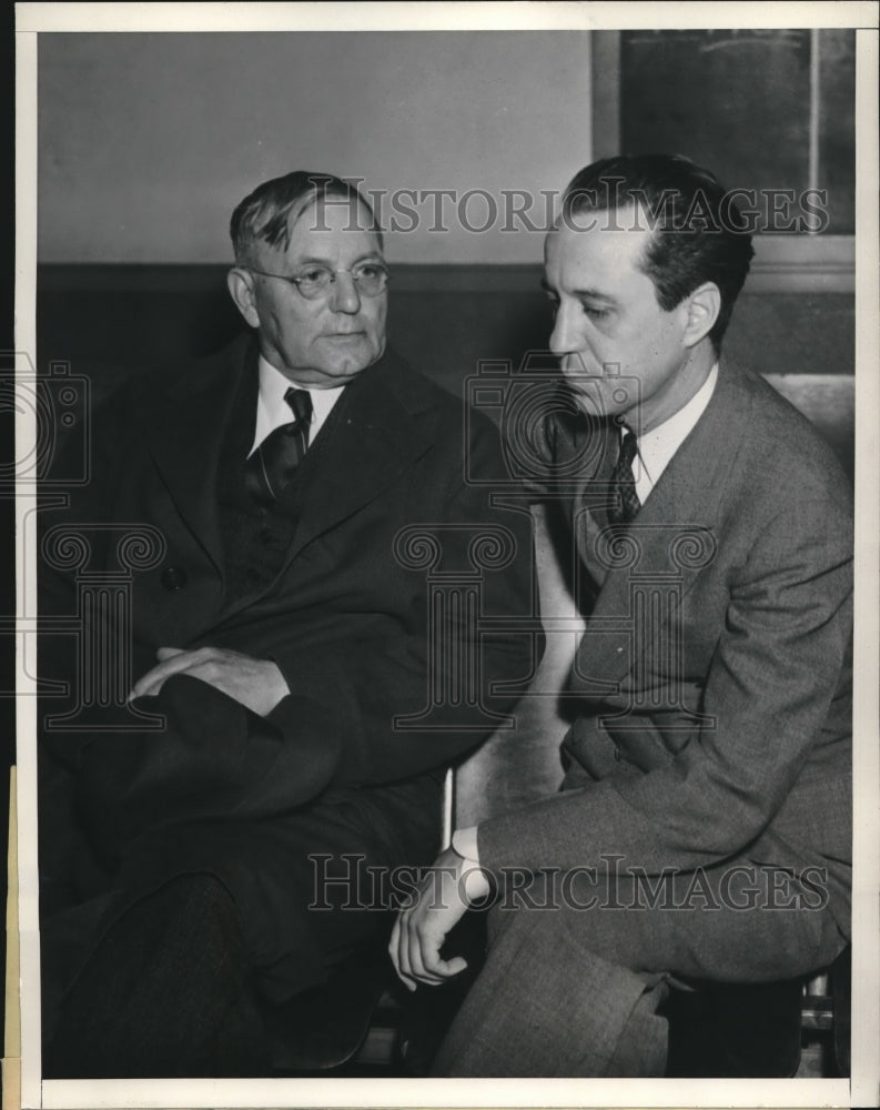 1937 Press Photo JJ and Paul Wright, Son Arrested for Murder Shown Glendale Jail- Historic Images