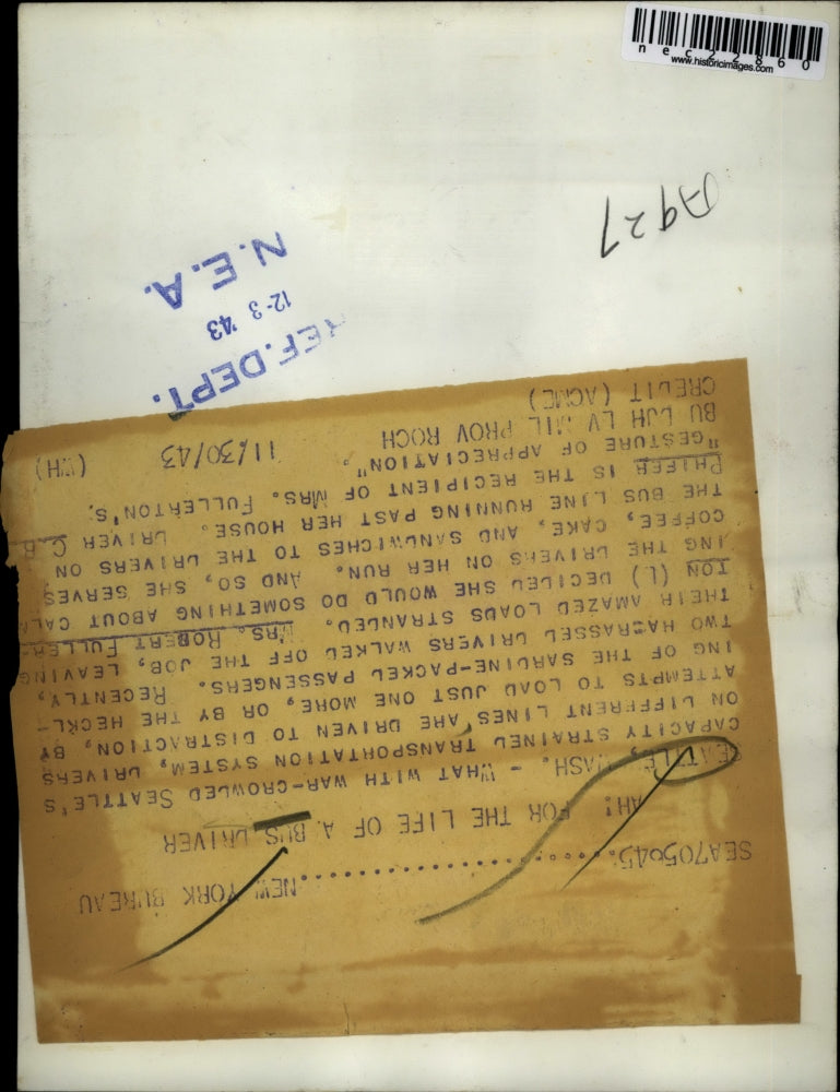 1943 Press Photo Mrs. Robert Fullerton serves coffee and cake to bus drivers.