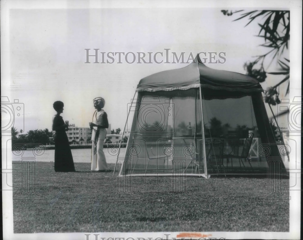 1969 Press Photo The Zephyr by Firestone. Screen house. - nec23048