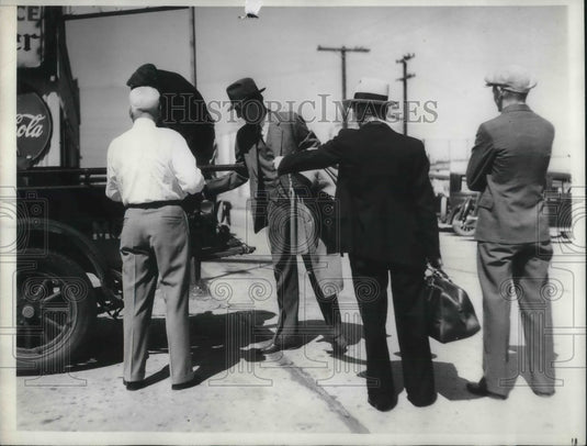 1936 Press Photo Group of Seamen Strike for more pay.