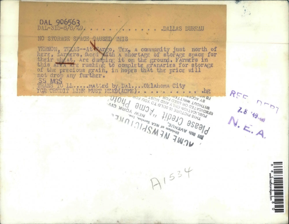 1949 Press Photo Texas Farmers With Shortage Space Shortage