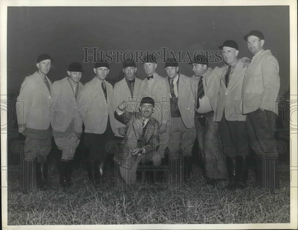 1937 Press Photo Hound master Mike Colley- Historic Images