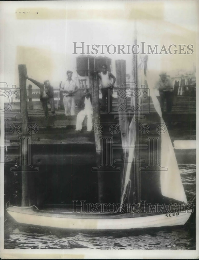 Load image into Gallery viewer, 1937 Press Photo Mrs Charlotte Liederbum &amp; Escort George Thorpe Lost in Sound
