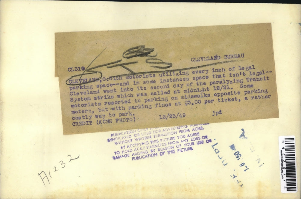 1949 Press Photo Some motorist resorting to parking on the sidewalk in Cleveland