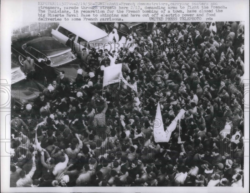 Load image into Gallery viewer, 1958 Press Photo Tunisians Demonstrating Against the French After Bombing
