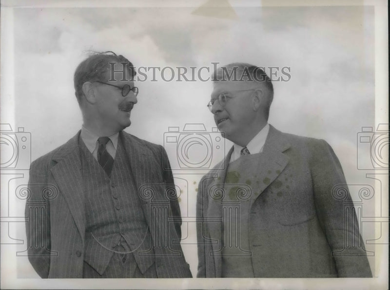 Load image into Gallery viewer, 1943 Press Photo Richard K, Law and Harold Dodds, British and American Delegates
