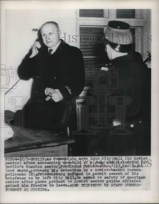 1948 Press Photo Berlin, Communists move in CIty Hall