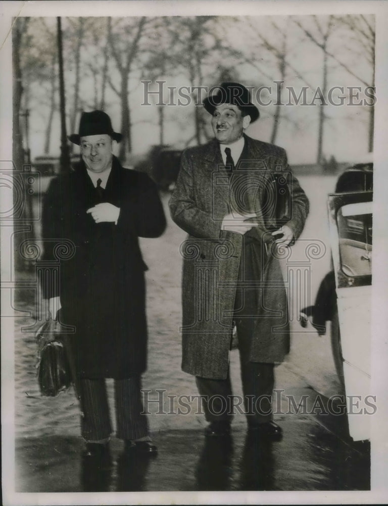 1935 Press Photo M. Ichauvin, M. Rucart Valval Cabinet Paris, France
