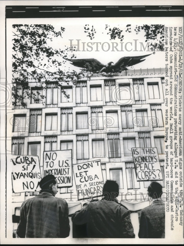 1961 Press Photo Anti American Communist Demonstration At American Embassy