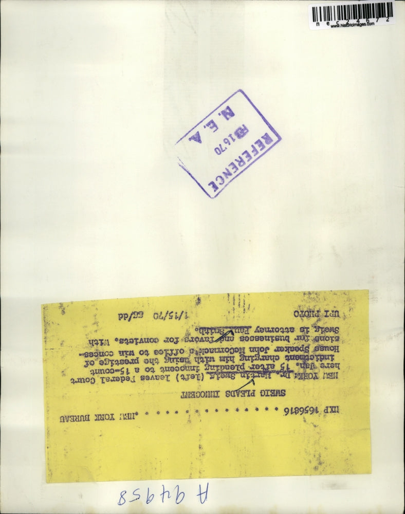 Load image into Gallery viewer, 1970 Press Photo Martin Sweig pleads innocent to fraud and bribing
