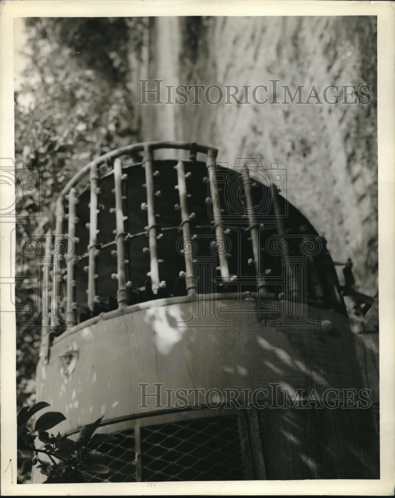 1942 Press Photo Hollywood Wind Machine Spraying Apple Trees