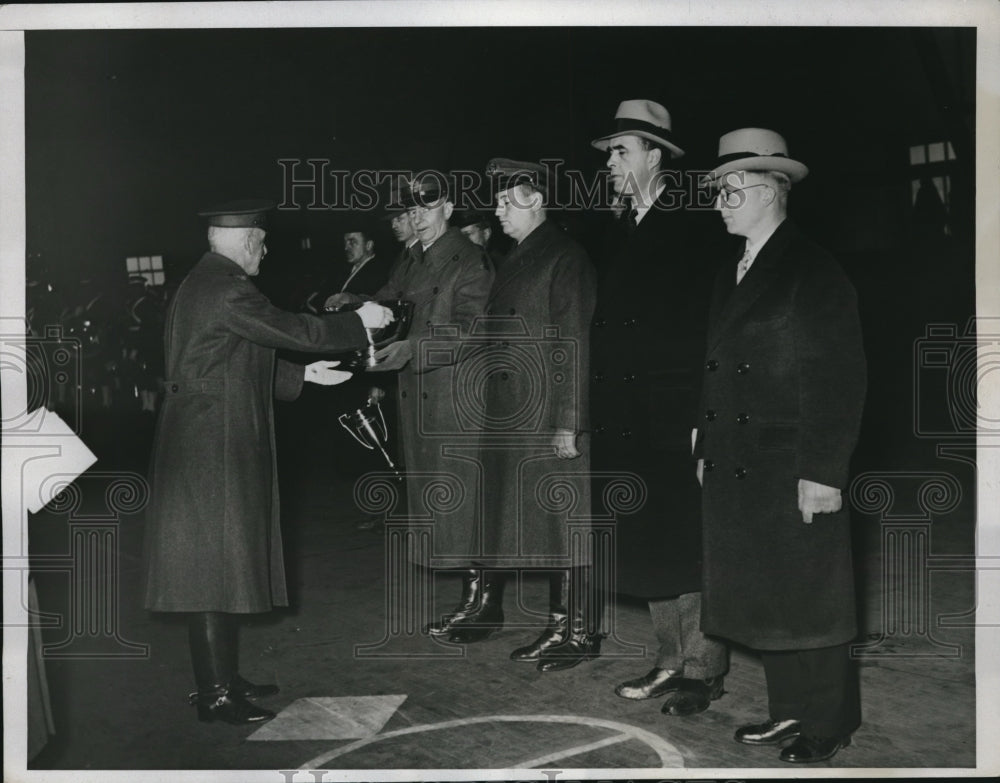 1933 Press Photo Tri State Pistol Champs Receive Awards