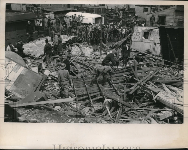 Load image into Gallery viewer, 1950 Press Photo An explosion at a residence
