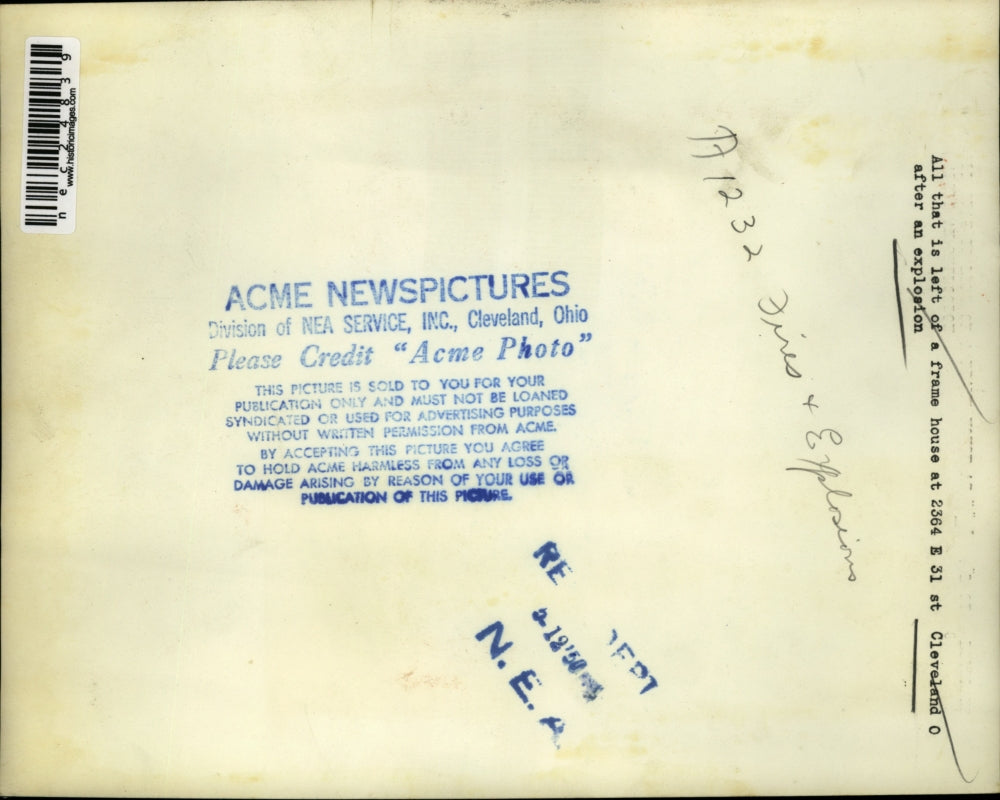 1950 Press Photo An explosion at a residence
