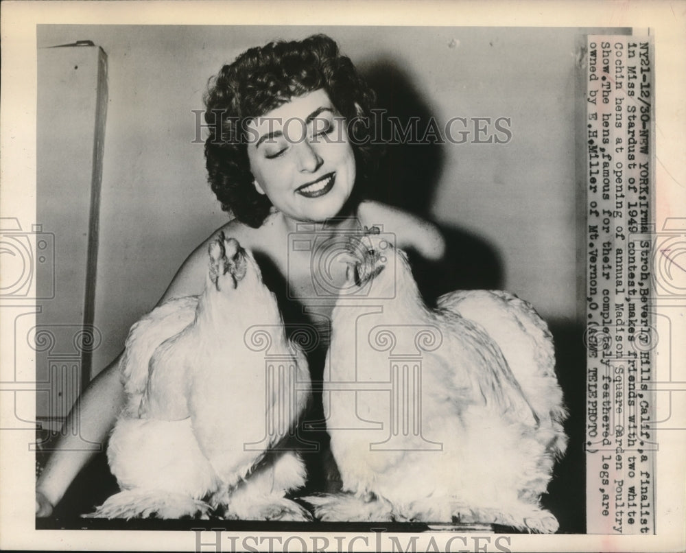 1949 Press Photo Irma Stroh Finalist In Miss Stardust Contest Makes Friends