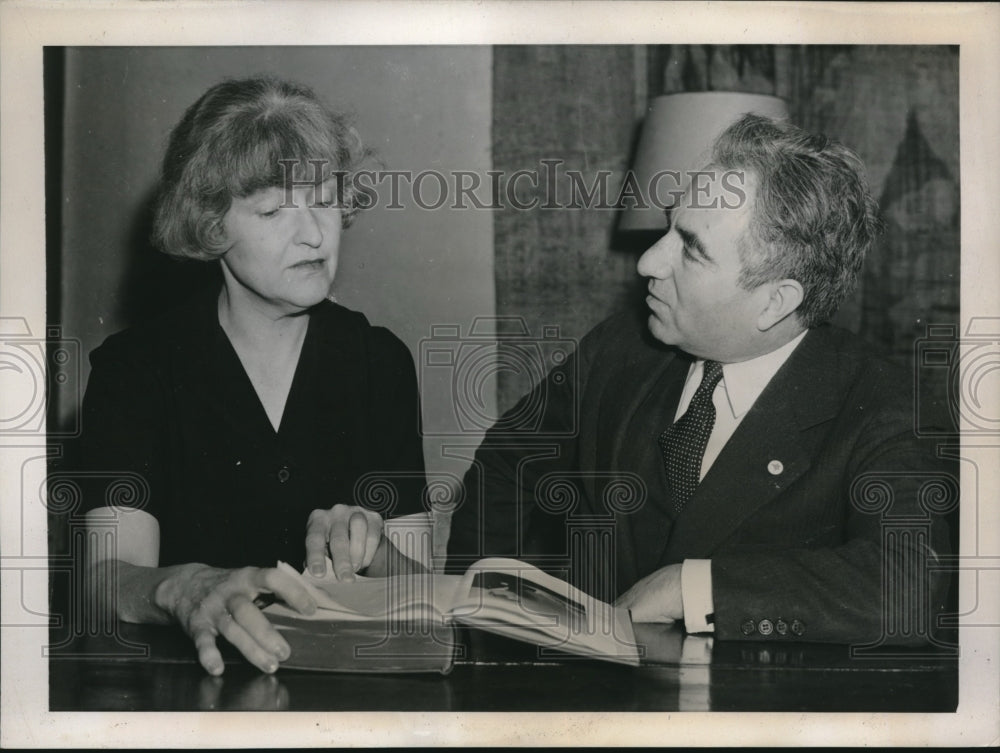 1939 Press PhotoMirza Ahmad Sahrab & Mrs Lewis Chanler Pres of Friends of Duke