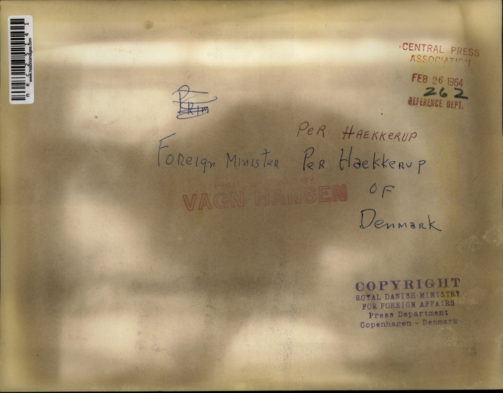 1964 Press Photo Foreign Minister Per Haekkerup of Denmark at his desk