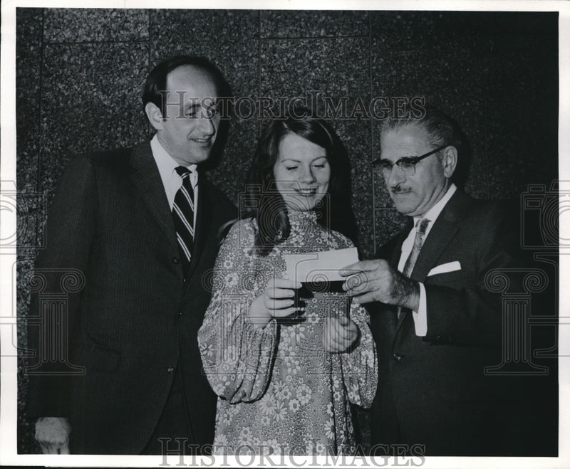 Load image into Gallery viewer, Press Photo Deidre Grimes, grand prize winner Creative Writing contest
