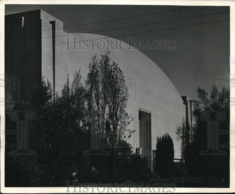 Load image into Gallery viewer, 1939 Press Photo Hangar For Air Travelers To Golden Gate Exposition
