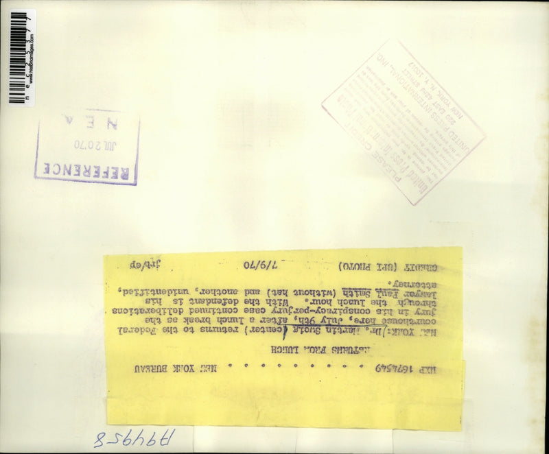 Load image into Gallery viewer, 1970 Press Photo Reeturns from lunch
