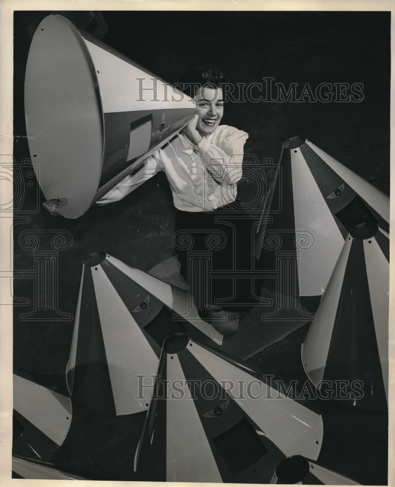 Load image into Gallery viewer, 1945 Press Photo Annamae Hofelch, Western Electric Cheerleader
