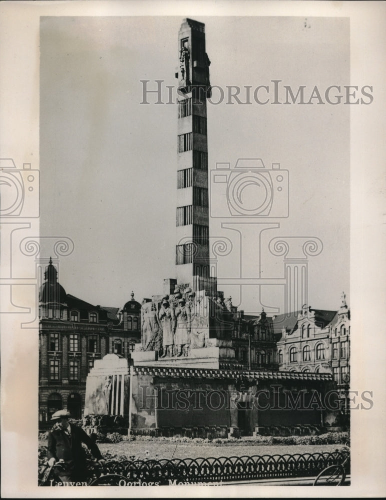1940 Press Photo World War Monument in a square of the historic city of Louvain.