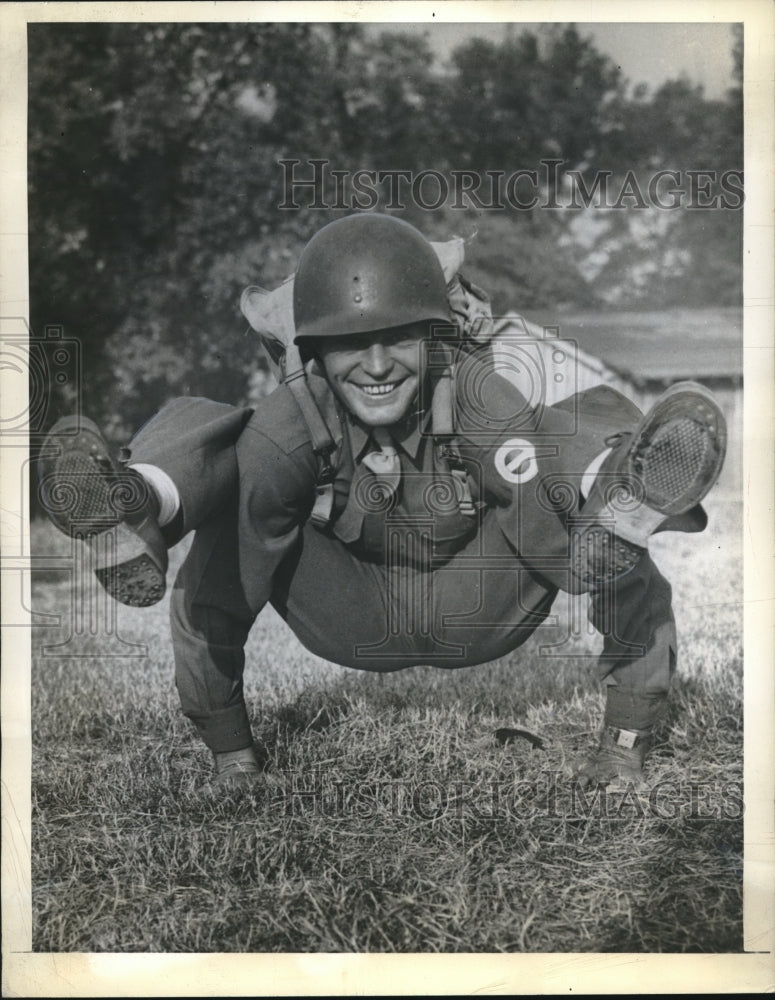 1943 Press Photo Lt Harry Smith Supply Officer of 1st Battalion- Historic Images