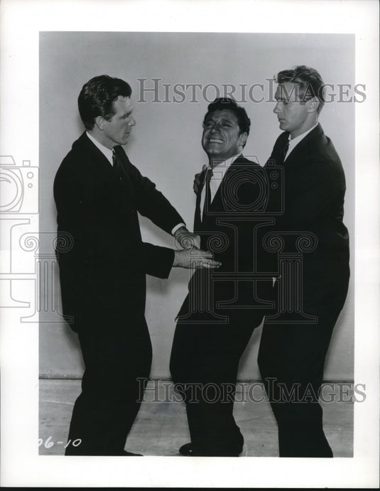 1962 Press Photo Robert Lansing, Johnny Seven, and Ron Harper in Cops and Crook