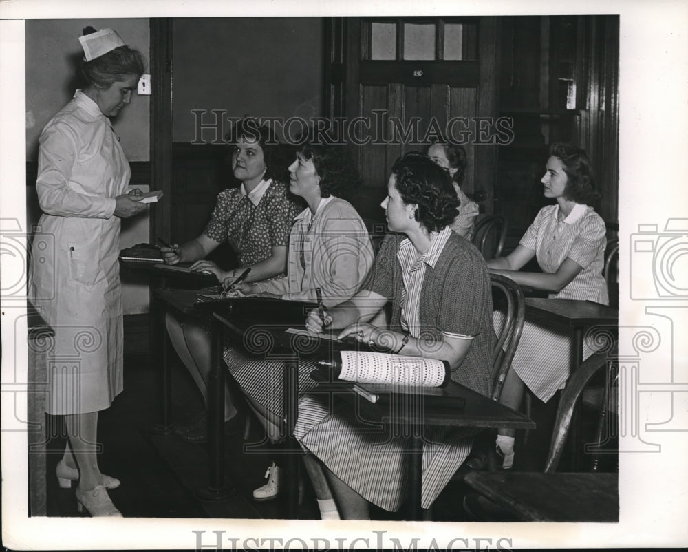 1941 Press Photo Red Cross Emergency Nurses' Training Class At Bryn Mawr College