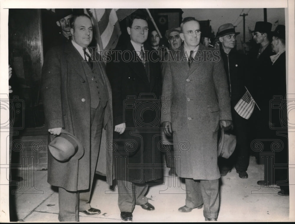 1937 Press Photo UAW Leaders Happy At End Of Protracted Auto Strike