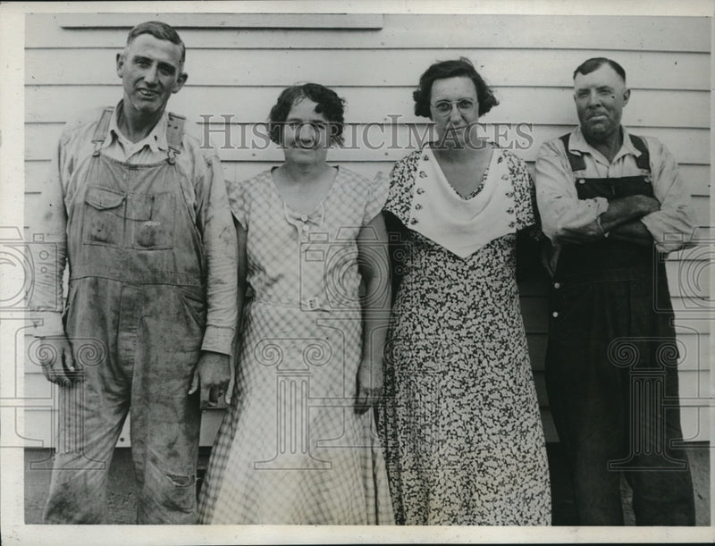 Load image into Gallery viewer, 1934 Press Photo Old Missouri Farmer Swingers Switched Spouses After Divorce
