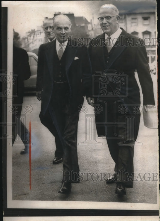 1957 Press Photo Sir Lionel Heald the Queen's Counsel & Chief Justice Earl Warre- Historic Images