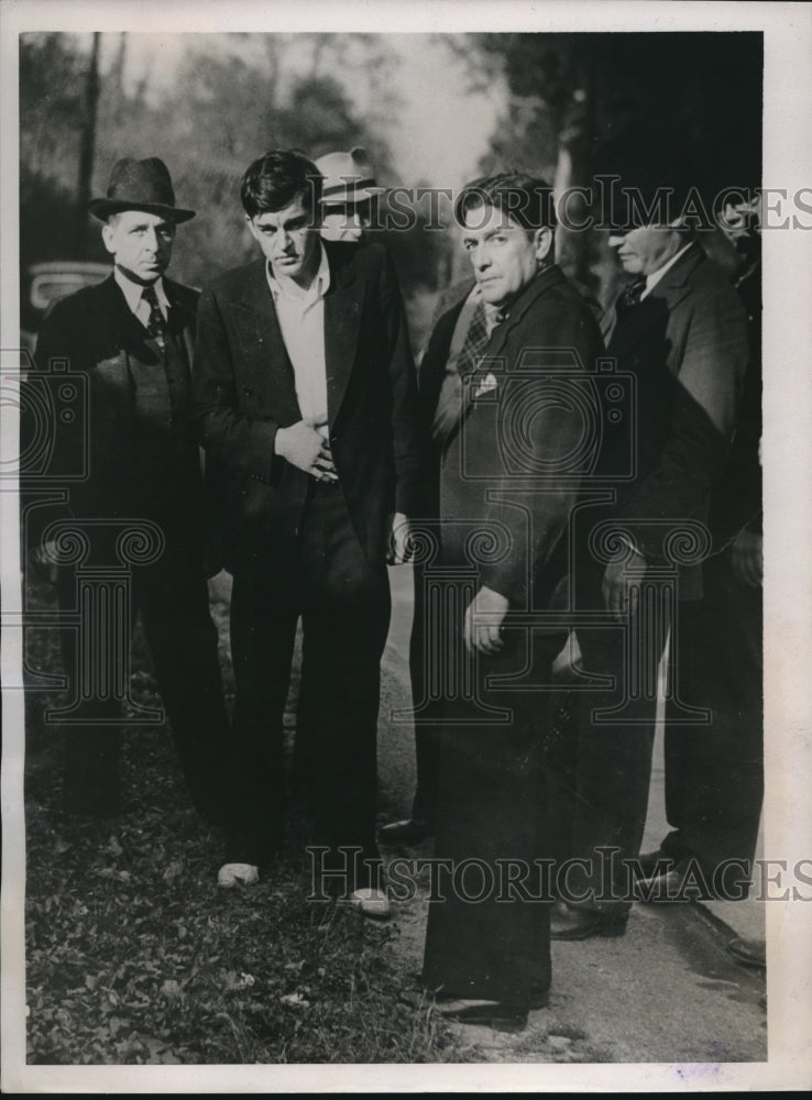 Load image into Gallery viewer, Amos Hart Jr., the 22 year old,Alleged..(open white Shirt) with police officials
