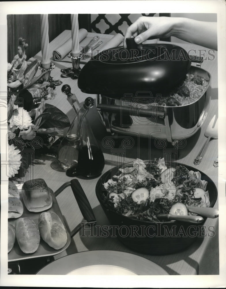 Load image into Gallery viewer, 1962 Press Photo Wear-Ever Hall-ite Electric Table Top Grill And Pans
