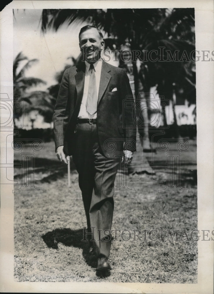 Load image into Gallery viewer, 1934 Press Photo Col. Hugh L. Brown of Columbus vacationing in Florida
