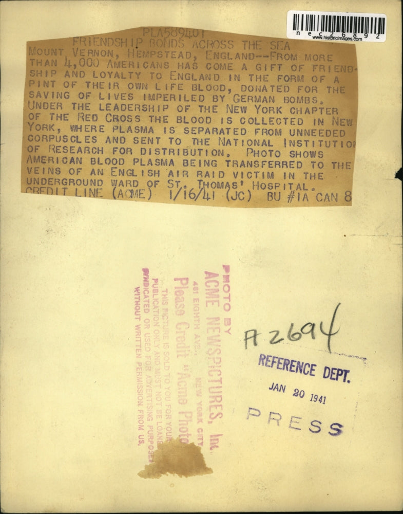 1941 Press Photo English Air Raid Victim Receiving Blood Transfusion