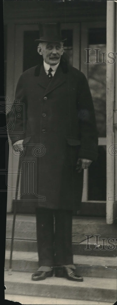 Load image into Gallery viewer, 1922 Press Photo Lord Nevielle

