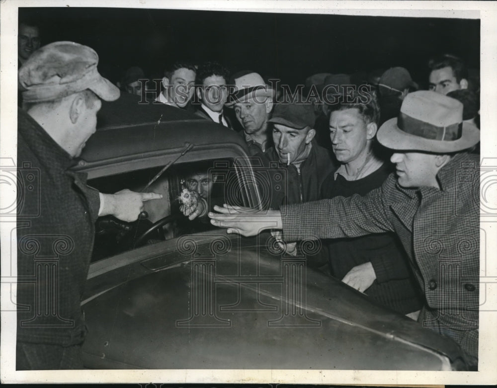 1941 Press Photo Thanksgiving day violence at Struck mines