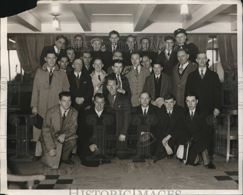 Load image into Gallery viewer, 1932 Press Photo Jovial Group Of Dark Haired Sea Men Pose For Group Portrait
