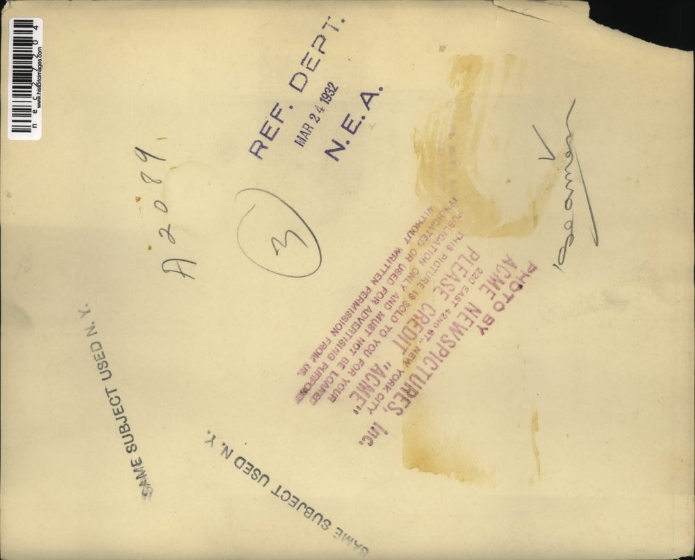 1932 Press Photo Jovial Group Of Dark Haired Sea Men Pose For Group Portrait