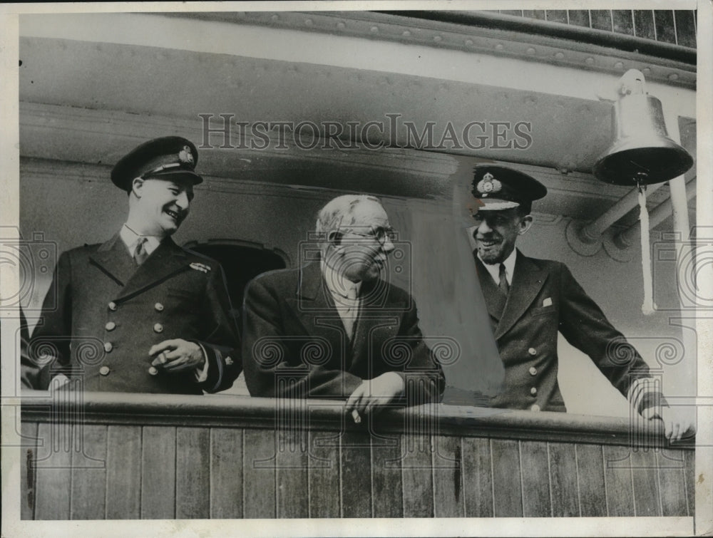 1933 Press Photo Captain A. Nelson, Mr. J.H Thomas and the Chief Officer.- Historic Images