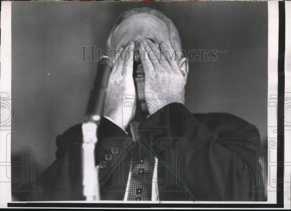 1957 Press Photo Frank W. Brewster Gives Testimony to Senate Rackets Committee