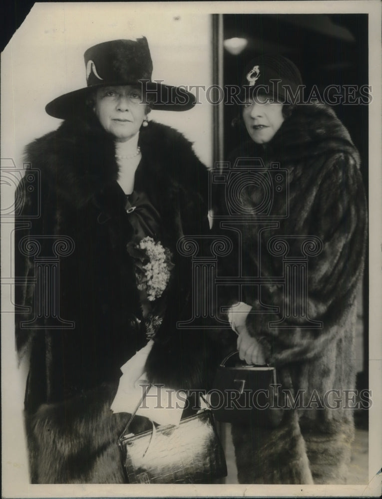 1927 Press Photo Lady Jane Williams Taylor, Mrs Watriss round The World Cruise